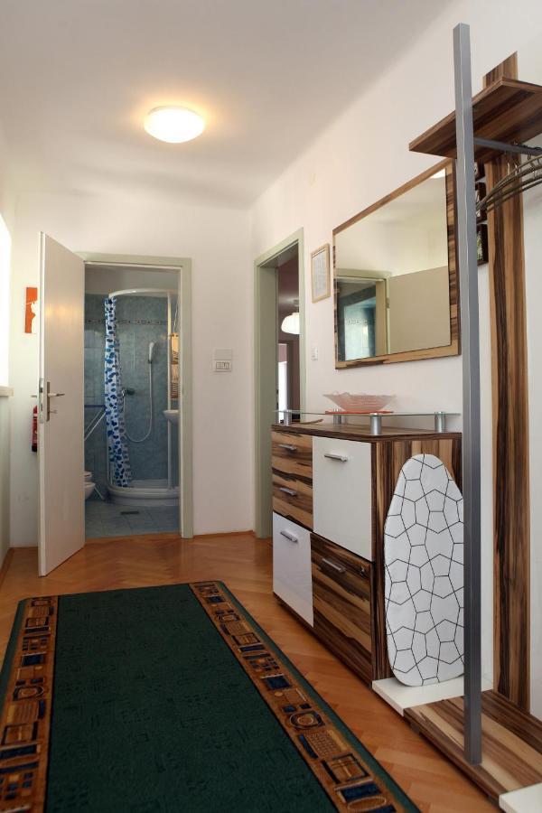 Spacious Piran Central Apartment for 5 Pax BG Exterior foto